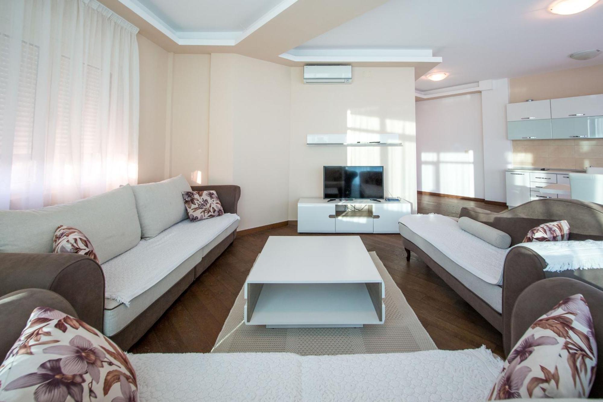 Becici -Lux Apartman エクステリア 写真